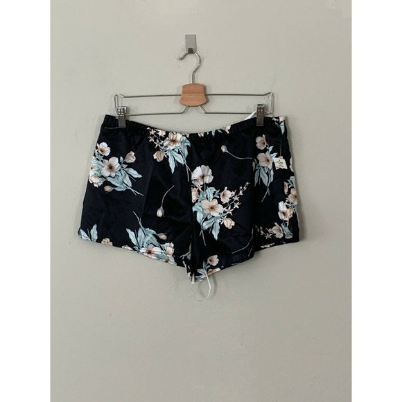 NWT! INC International Concepts Women's Sz L Black Floral Satin Short Pajama Set - Picture 4 of 4